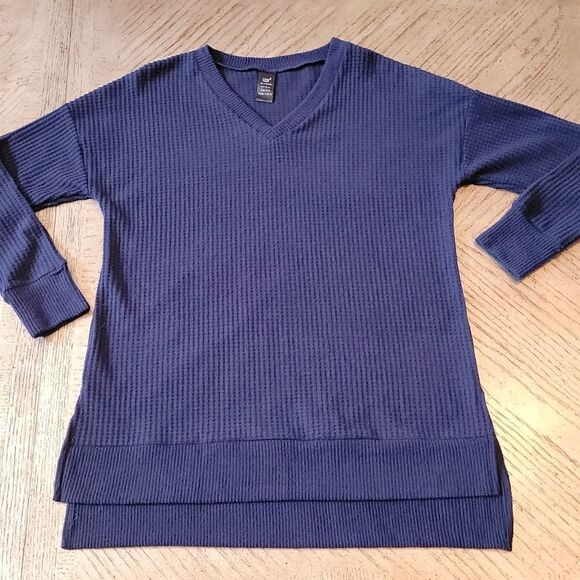 Navy knit v neck tunic size S-M 💙 - Picture 1 of 6